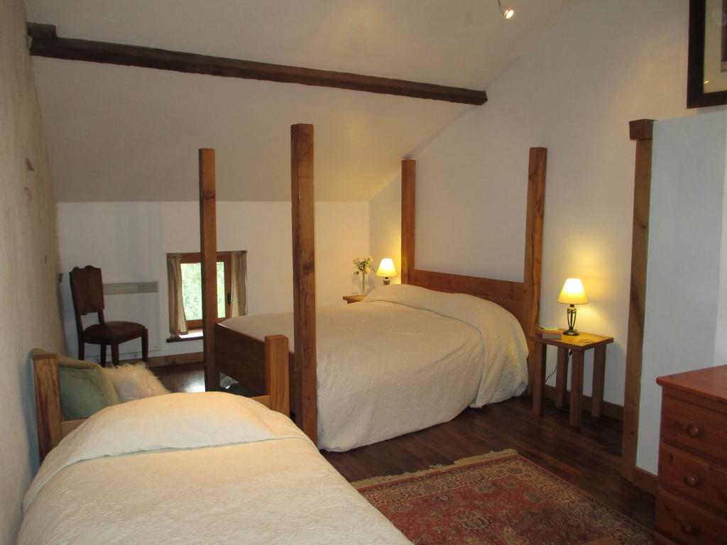 Вилла Chez Tartaud Lathus St Remy Номер фото