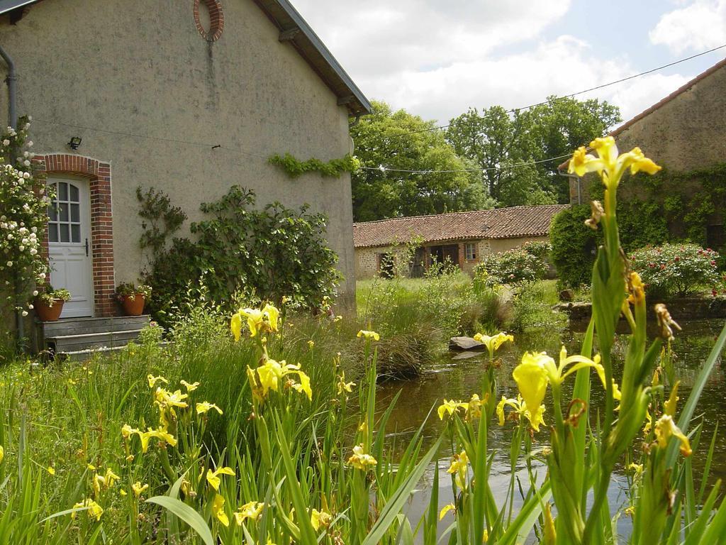 Вилла Chez Tartaud Lathus St Remy Номер фото